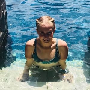 Meet your Posher, Jade